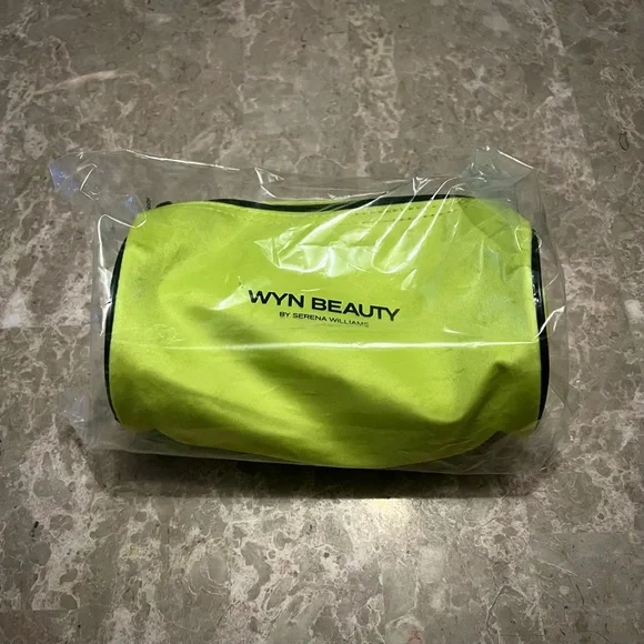 WYN Beauty Makeup Set NWT - Picture 4 of 4